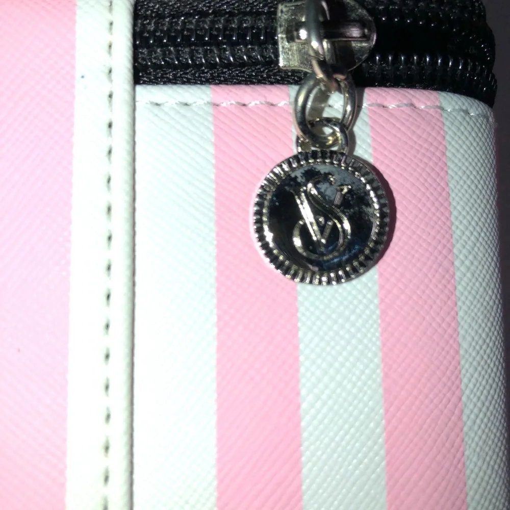 Victoria’s Secret Makeup Train Case in Iconic Stripe, Organizer, like new